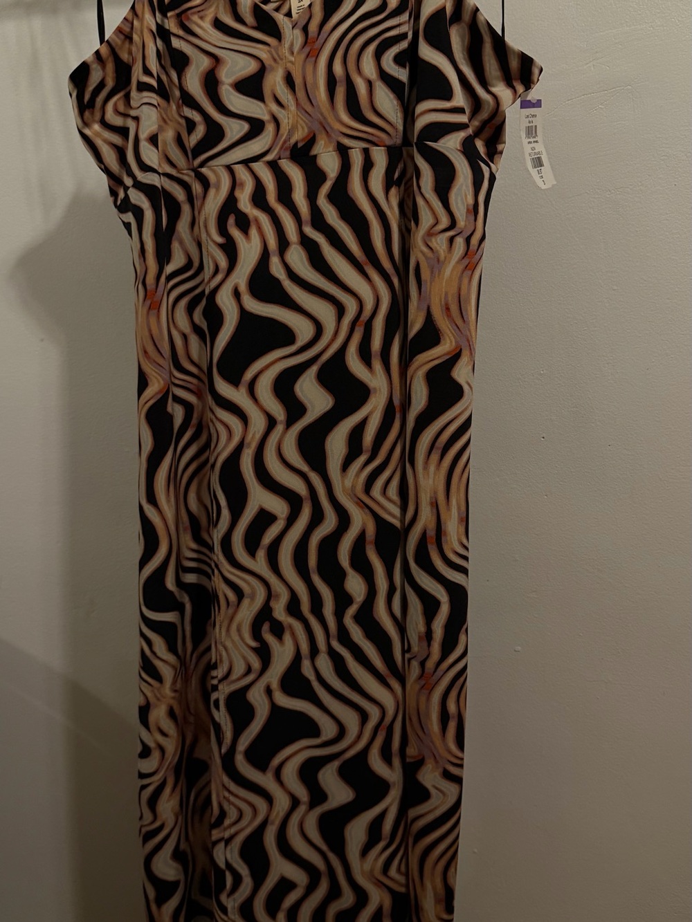 Wavy Abstract Print Maxi Dress in Black and Cream